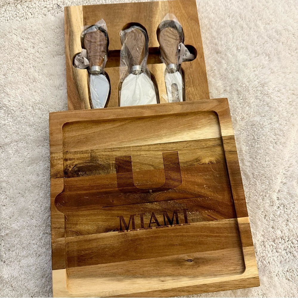 University of Miami Hurricanes Wooden Cheese Board Set